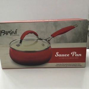 Saucepan with cover and vent hole. 1.5 qt. Red. Parini